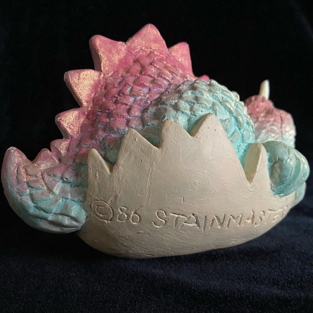 🖤 Stain Master ‘86 Baby Dragon in Egg Shell Figurine - Picture 4 of 13